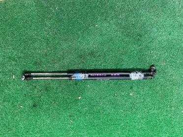 Амортизатор капота Субару Легаси в Благовещенске 32999